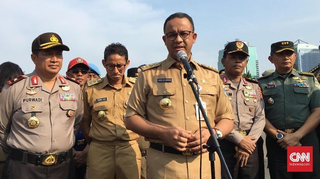 Gubernur Jakarta Anies Baswedan menggandeng tokoh agama agar turut membantu mengikis segala bentuk kegiatan yang menyimpang dari peraturan DKI.