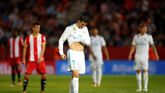 Cristiano Ronaldo enggan bertukar kaus dengan gelandang Girona, Alex Granell. Sang pemain mengungkapkan alasan Ronaldo ogah memberikan kausnya.