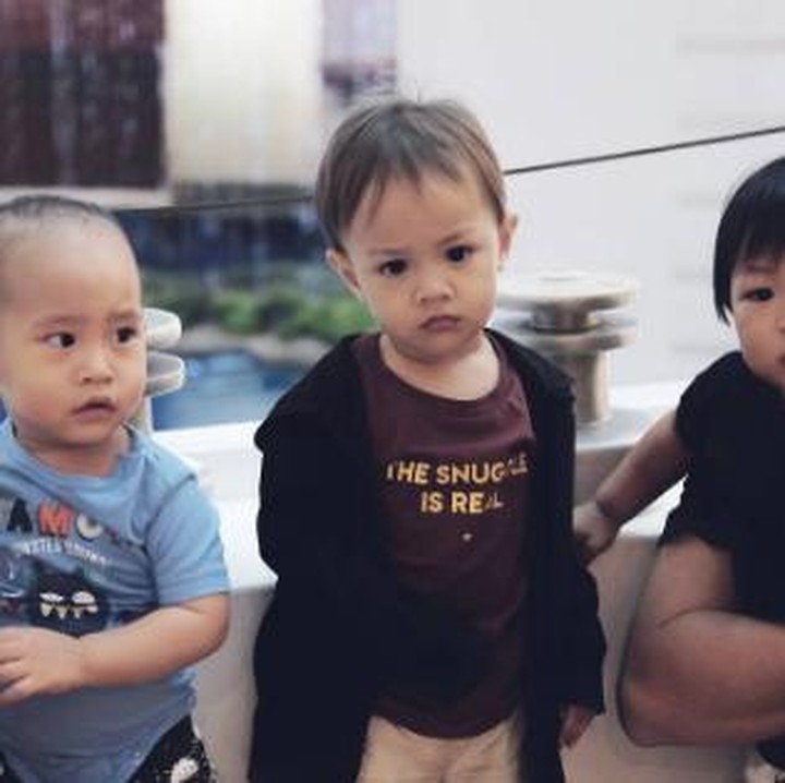 <p>Lho, kok cemberut, Nak? Senyum dong. (Foto: Instagram/sabaidieter)</p>