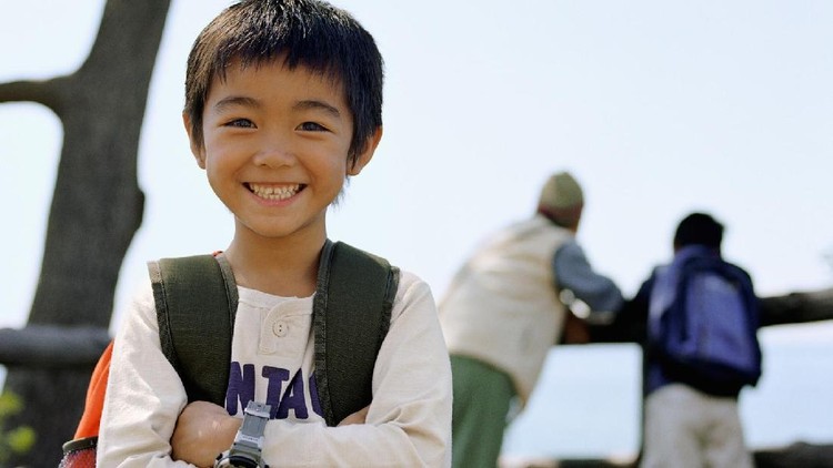 Perlukah Mengikutkan Anak Lomba Demi Tingkatkan Percaya Dirinya? Demi meningkatkan rasa percaya diri si kecil, kita pun mengikutkan dia ke berbagai lomba. Hmm kira-kira perlu nggak ya?
