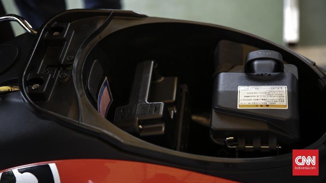AISI meminta pemerintah tidak hanya memberi insentif kepada mobil ramah lingkungan namun juga untuk produsen kendaraan roda dua dengan tipe serupa.