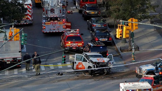 Warga Argentina dan Belgia jadi dua di antara delapan korban tewas dalam serangan teror truk di New York. Kecaman pun berdatangan.