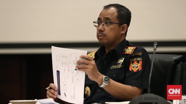 Ditjen Bea Cukai Diminta Pro Aktif Layani Pengusaha Kecil Ditjen Bea dan Cukai diminta lebih pro aktif melayani Industri Kecil dan Menengah guna memastikan para pelakunya melakukan aktifitas impor legal.