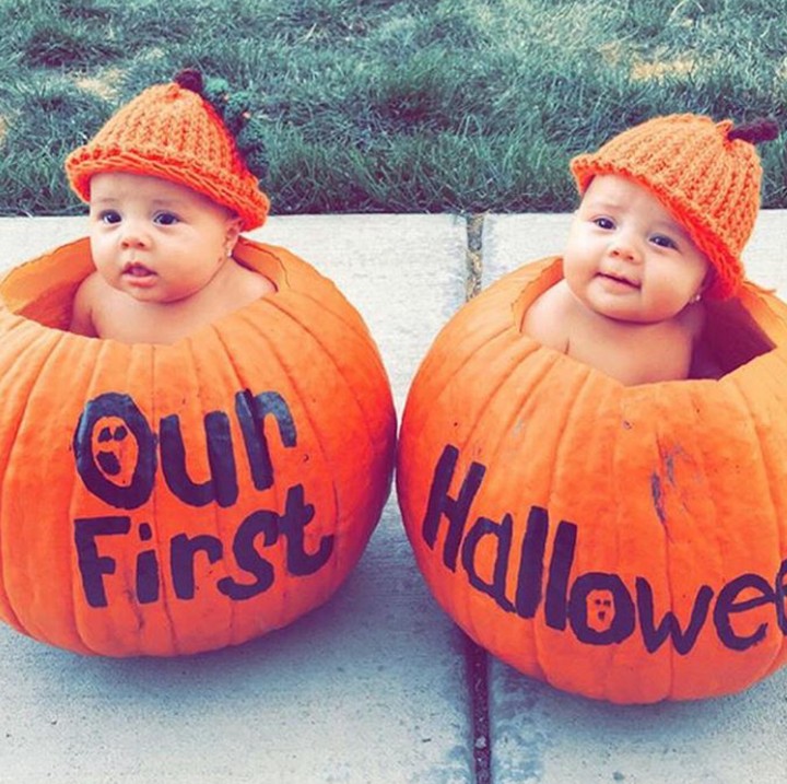 <p>Gemas banget, sama-sama ada di dalam pumpkin. (Foto: Instagram @lexiem44)</p>