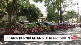 VIDEO: Becak Dikerahkan Antar Tamu Pernikahan Kahiyang