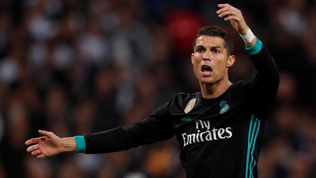 Bintang Real Madrid Cristiano Ronaldo dikabarkan selingkuh dengan model asal Portugal, Natacha Rodrigues, di saat Georgina Rodriguez sedang hamil.