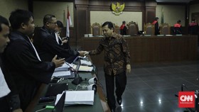 Keraguan Hakim dan Bantahan Setya Novanto di Sidang e-KTP