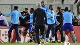 Patrice Evra Gabung West Ham Hingga Akhir Musim