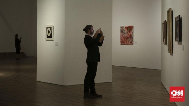 Mengikuti rekomendasi Pemprov DKI Jakarta demi mengurangi penyebaran virus corona, Museum MACAN ditutup sementara.