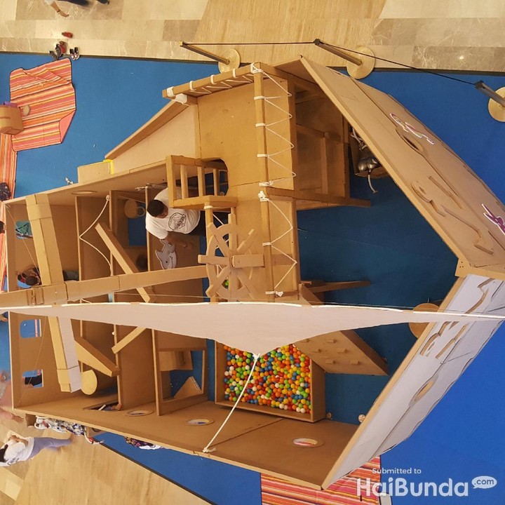 <p>Biar lebih jelas seperti apa interior kapal, yuk lihat dari atas. Wah gagah banget ya kapalnya.</p>
