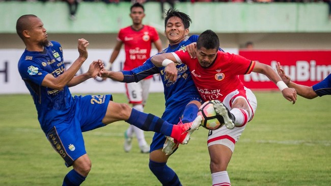 Manajer Persija Jakarta, Ardhi Tjahjoko, menyayangkan aksi walkout yang dilakukan para pemain Persib dan menilai Maung Bandung seharusnya berbesar hati.