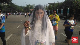 Ketika Ibu 'Pengabdi Setan' Ikut Lomba Lari