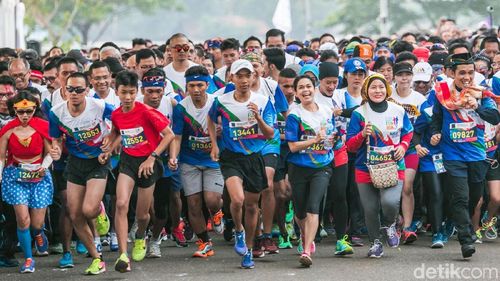 Usia Hampir 58, Ibu Ini Targetkan Lari 5.000 Km dalam Setahun Usia Hampir 58, Ibu Ini Targetkan Lari 5.000 Km dalam Setahun