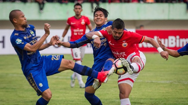 Sekretaris Umum Jakmania Diky Soemarno memperingatkan pihak kepolisian untuk tidak lalai mengawasi pergerakan suporter dalam laga Persija vs Persib.