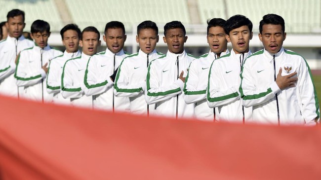 Direktur Persib Bandung, Teddy Tjahjono mengakui saat ini masih melobi pemain Timnas Indonesia U-19 untuk direkrut di skuat Maung Bandung.