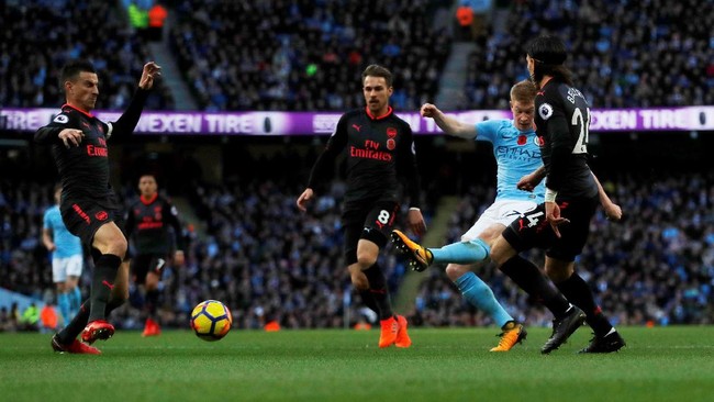 Manchester City tampil dominan dan sukses menyudahi babak pertama laga lawan Arsenal dengan keunggulan 1-0.