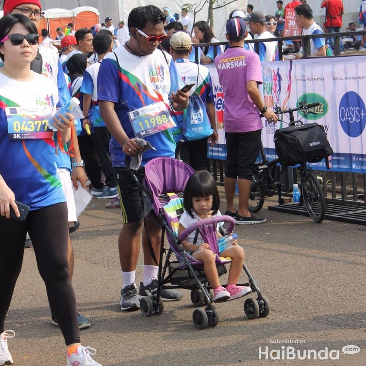 <p>Olahraga bareng anak memang bisa jadi quality time yang seru. Kalau Bunda dan di kecil ada kegiatan apa nih di akhir pekan ini?</p>
