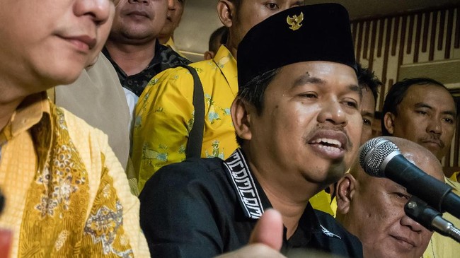 Politik Pilgub Jabar Memanas: Dedi Mulyadi Didukung Golkar, RK Incar Kursi DKI 1