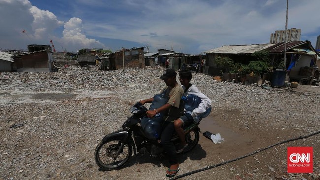 ADB melaporkan 22 juta orang Indonesia masih menderita kelaparan. Jumlah ini mencapai 90 persen dari penduduk miskin RI sebanyak 25,14 juta jiwa.