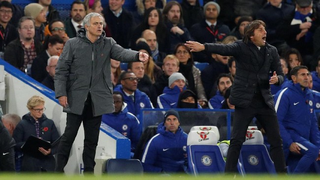 Antonio Conte tak berminat untuk membahas lebih dalam tentang tidak adanya jabat tangan dengan Jose Mourinho usai Chelsea mengalahkan Manchester United.