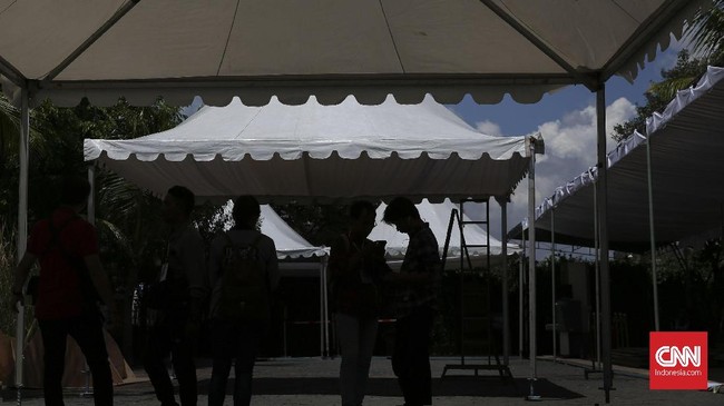 Bupati Purwakarta Saepul Bahri Binzein menerbitkan surat edaran (SE) terkait pembatasan dan pengetatan izin keramaian seperti hajatan pernikahan maupun sunatan.