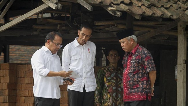 Dua menteri Kabinet Indonesia Maju bakal menjadi saksi pernikahan Kaesang Pangarep-Erina Gudono pada 10 Desember mendatang.