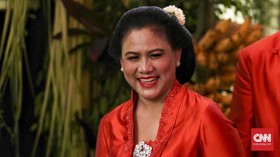 Iriana Jokowi Pilih Oranye 'Biar Cetar'