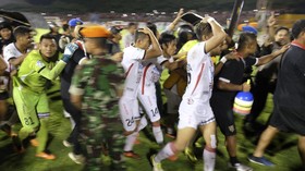 PSM Pasrah Usai Suporter Lempari Pemain Bali United