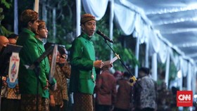 Malam Midodareni, Jokowi Berbusana Hijau Sambut Seserahan