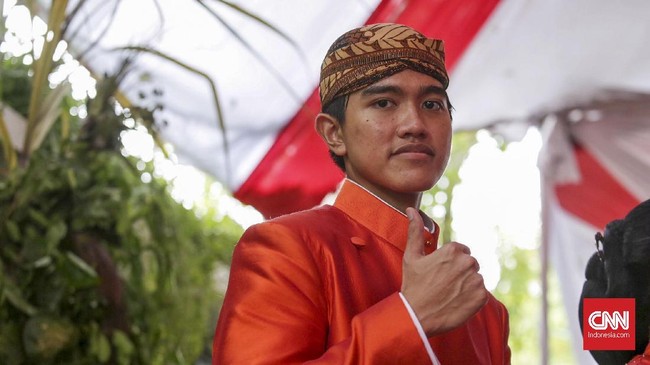 Putra bungsu Jokowi, Kaesang Pangarep, membantah isu jual aset saham demi menggelar pesta pernikahan dengan Erina Gundono.