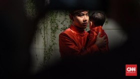 Gibran dan Jan Ethes pun Menari Tor-tor demi Kahiyang-Bobby