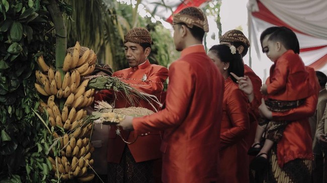 Pemerintah melalui Menpan RB, perlu membuat aturan penjelasan tertulis untuk menyempurnakan surat edaran mengenai gerakan hidup sederhana.