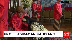 Siraman Keluarga Bobby