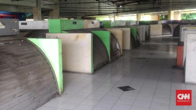 PD Pasar menargetkan pembangunan tempat penampungan sementara (TPS) pedagang Blok G Pasar Tanah Abang dilakukan pertengahan Maret 2018.
