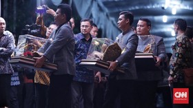 Datang Beri Seserahan, Bobby 'Dilarang' Masuk Rumah Kahiyang