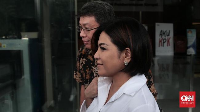 Pengusaha Kapal Minta Jokowi Batasi Investasi Asing Pengusaha kapal meminta Presiden Jokowi membatasi investasi asing dalam sektor perkapalan karena mengganggu mereka.