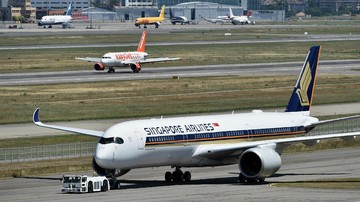 Singapore Airlines Beri Bonus Karyawan 8 Kali Gaji Usai Cuan Rp31 T