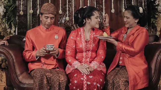 Kahiyang Ayu, putri Joko Widodo akan dipersunting secara resmi oleh Bobby Afif Nasution dalam akad nikah di Graha Saba Buana, Solo, Rabu (8/11).