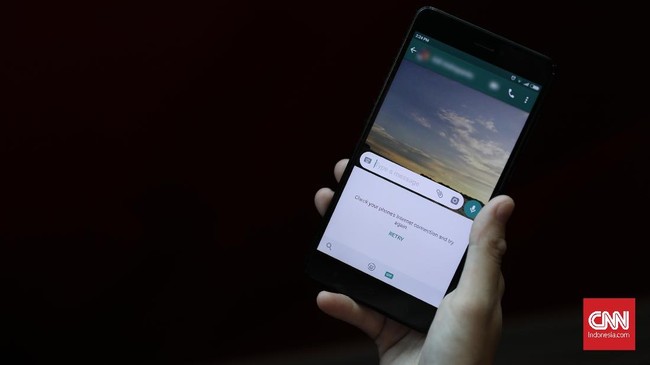 WhatsApp luncurkan fitur baru yang kabarnya bisa digunakan untuk menonton video sembari menjelajah pesan-pesan lainnya.