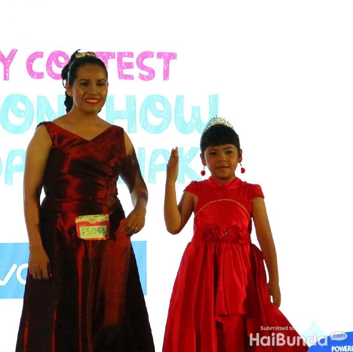 Seperti putri dan ratu ya.