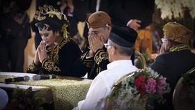 FOTO: Rona Cinta Pernikahan Kahiyang-Bobby