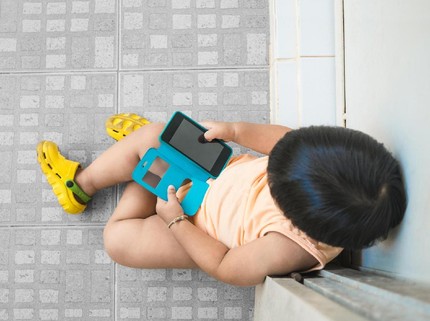 Anak Nonton TV Online? Ini 4 Hal yang Perlu Bunda Perhatikan