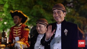 4 Busana Seragam Keluarga Jokowi di Pernikahan Kahiyang-Bobby