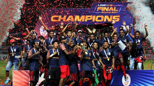 Ketua Umum Persipura Jayapura Benhur Tommy Mano membantah wacana yang akan mempertemukan Persipura U-19 melawan Timnas Indonesia U-19.