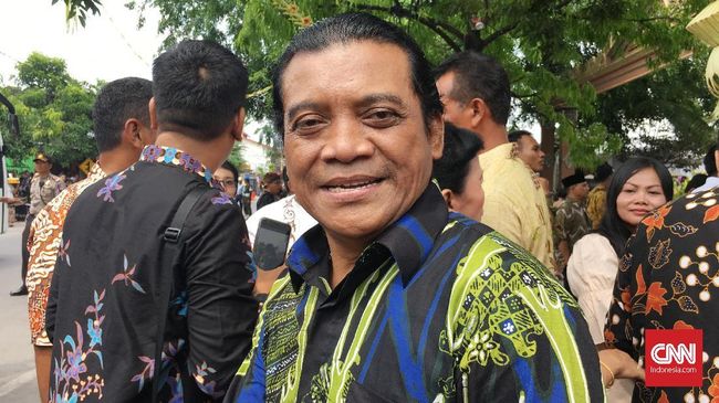 Konser Didi Kempot yang berlangsung di Solo, Minggu (9/6) malam ternyata membuat fansnya heboh di media sosial sampai jadi tren di dunia maya.