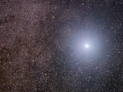 Hujan Meteor Alpha Centaurid di Februari 2025, Kapan Waktunya?