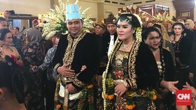 Desainer: Dodotan Bolero Kahiyang Pakai 5 Warna Benang Emas