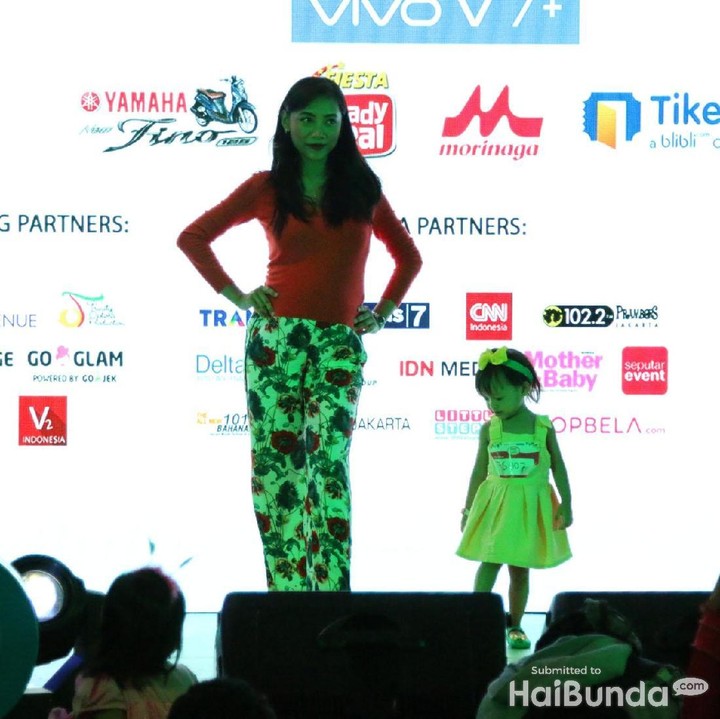 Ikuti Bunda ya Nak, jalannya.