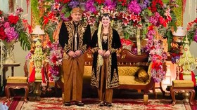 Anggunnya Kahiyang Ayu dalam Busana Pengantin Jawa Klasik