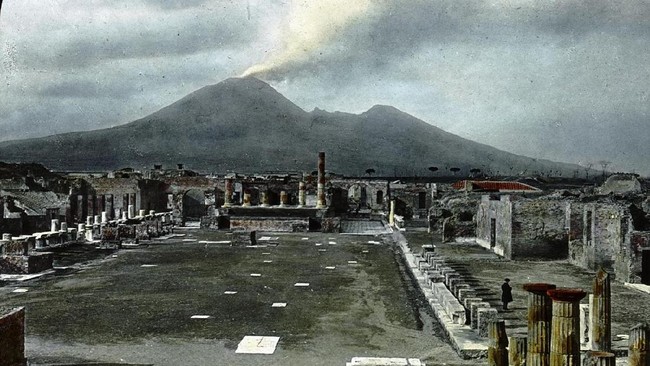 Letusan Vesuvius dan terkuburnya kota Pompeii pada 79 Masehi sangat dikenal dalam sejarah. Tapi benarkah ada faktor lain yang membunuh penduduk kota itu?
